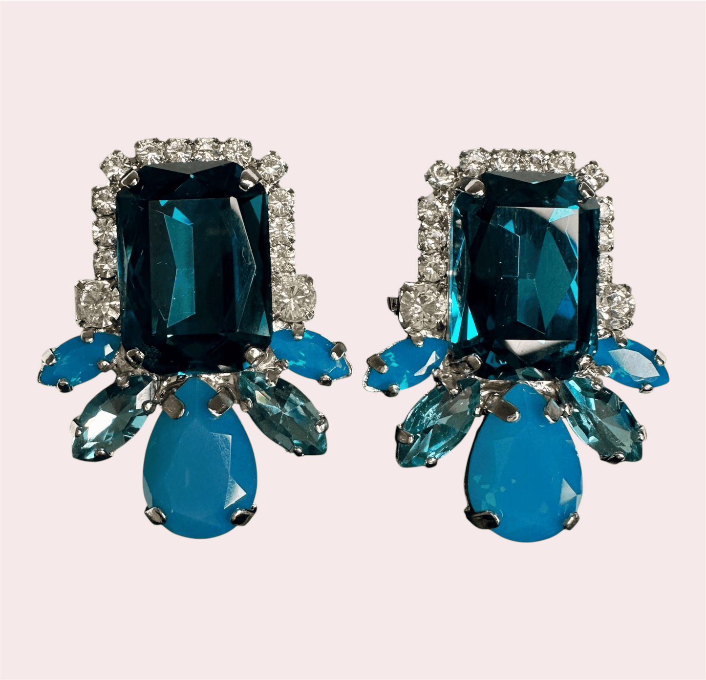 
                  
                    Veneto-Crystal-Bleu-Swarovski-Oorbellen-Damice-Jewelry
                  
                